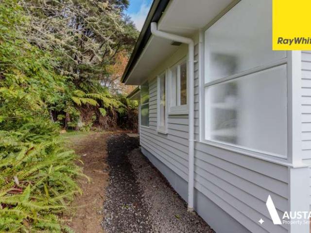12 Daffodil Street, Titirangi, Waitakere City