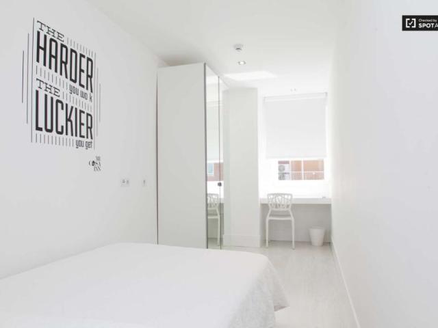 12 Dormitorio Apartamentos Madrid Madrid 104828844