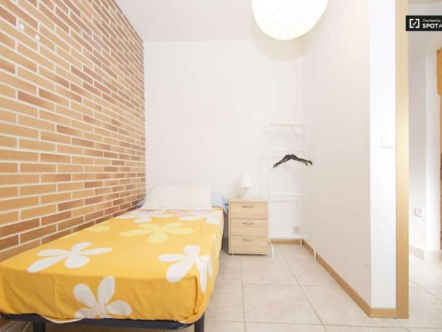 12 Dormitorio Shared Living/Roommate Madrid Madrid 101848835