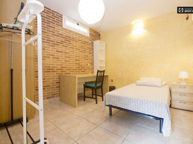 12 Dormitorio Shared Living/Roommate Madrid Madrid 101852178