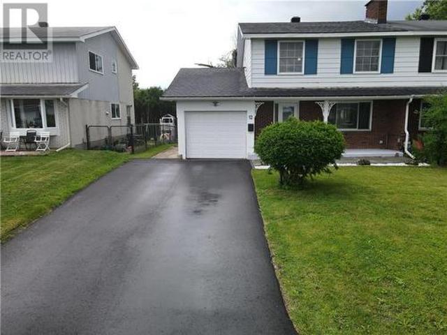 12 Downsview Crescent, Ottawa, ON, K2G 0A5 house for sale | Listing ID 2128 | Royal LePage