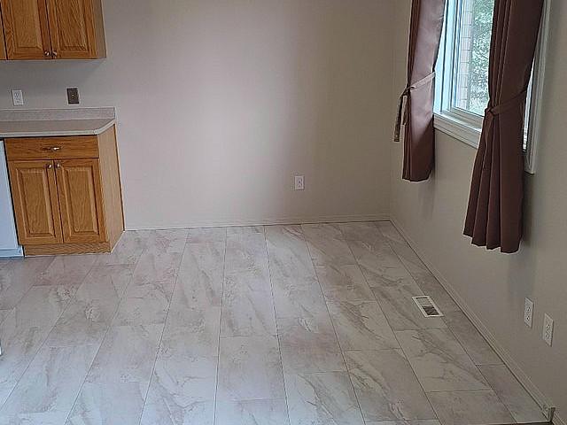 1/2 Duplex For Rent Redcliff