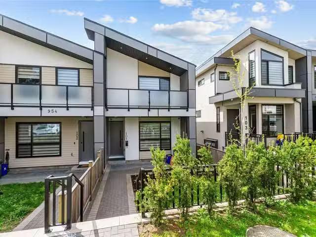 1/2 Duplex for sale in Coquitlam, Coquitlam, 101 954 Edgar Ave.