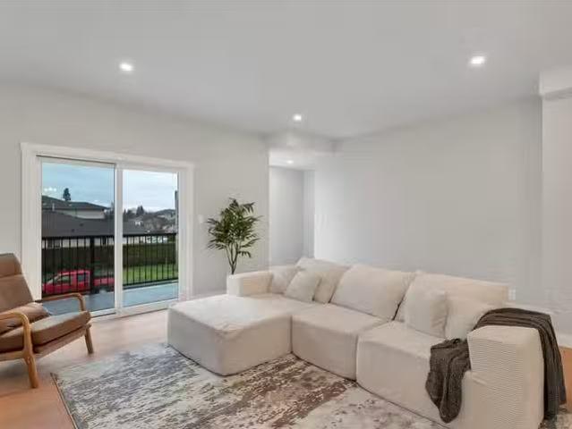 1/2 Duplex for sale in Campbell River, 2022a Galerno Rd, 1030053