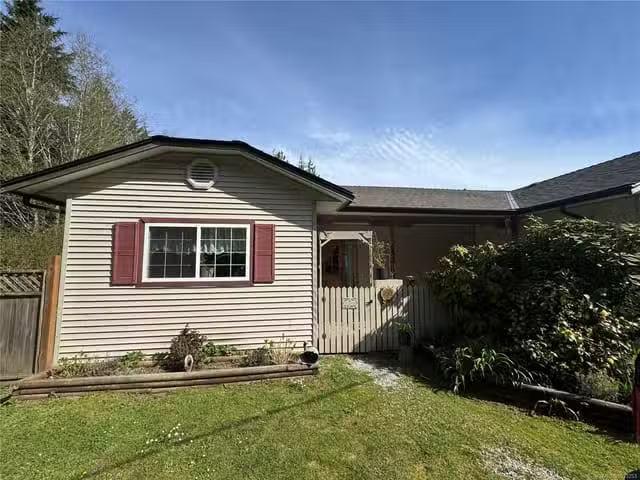 1/2 Duplex for sale in Bamfield, A 280 Binnacle Rd, 1033253