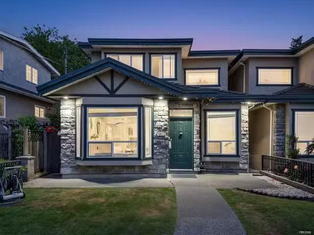 1/2 Duplex for sale in Burnaby, Burnaby South, 4857 Victory St.