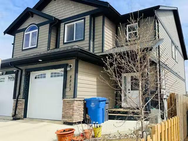 1/2 Duplex for sale in Fort St. John, Fort St. John, 8803 82 S.