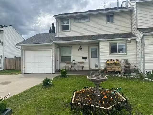 1/2 Duplex for sale in Fort St. John, Fort St. John, 10404 88a.