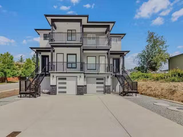 1/2 Duplex for sale in Mission, Mission, 32711 Antelope Avenue.