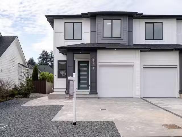 1/2 Duplex for sale in Mission, Mission, 8425 George Street, 2.