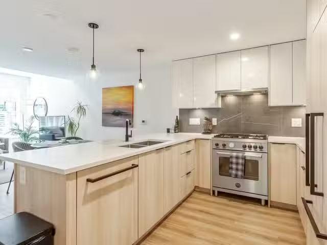 1/2 Duplex for sale in North Vancouver, North Vancouver, 6 237.