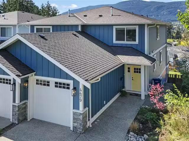 1/2 Duplex for sale in Nanaimo, 4479 Wellington Rd, 1032858