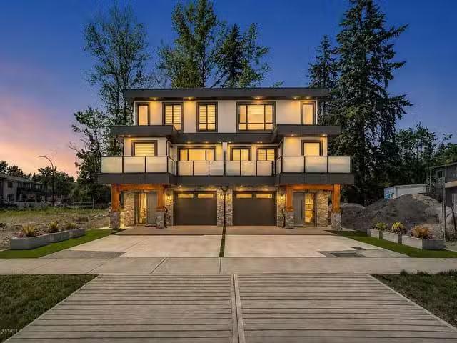 1/2 Duplex for sale in Surrey, North Surrey, a Street, 263156821