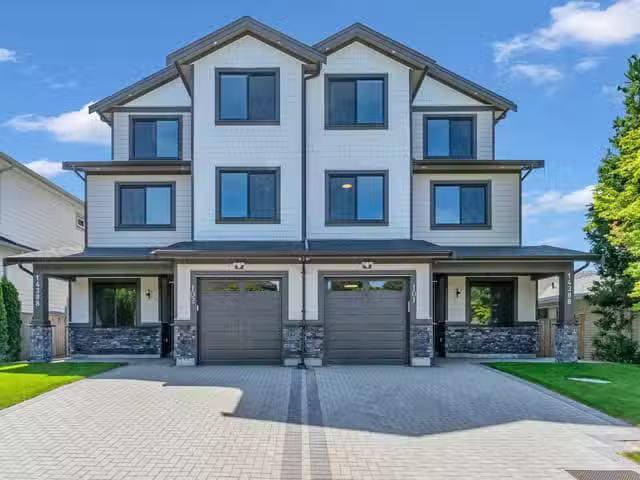 1/2 Duplex for sale in Surrey, South Surrey White Rock, a Aven.