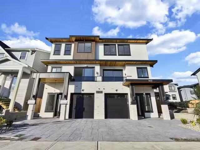 1/2 Duplex for sale in Surrey, South Surrey White Rock, a Aven.