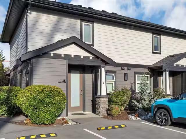 1/2 Duplex for sale in Parksville, 6 1175 Resort Dr, 1030475