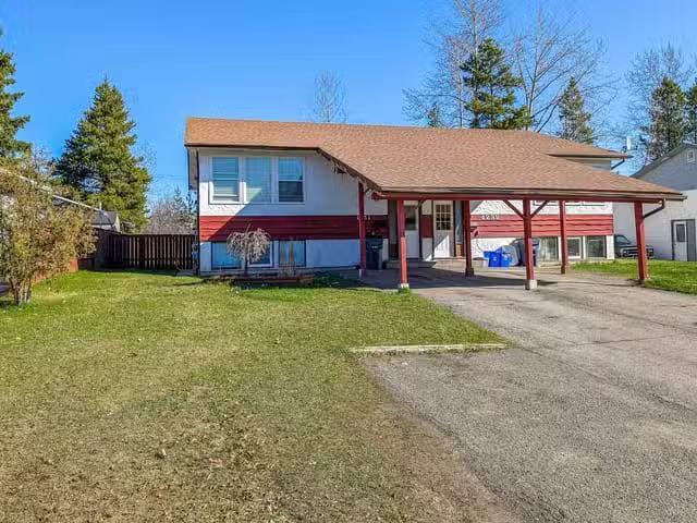 1/2 Duplex for sale in Prince George, PG City West, 4234 Quent.