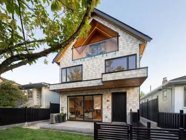 1/2 Duplex for sale in Renfrew VE, Vancouver, Vancouver East.