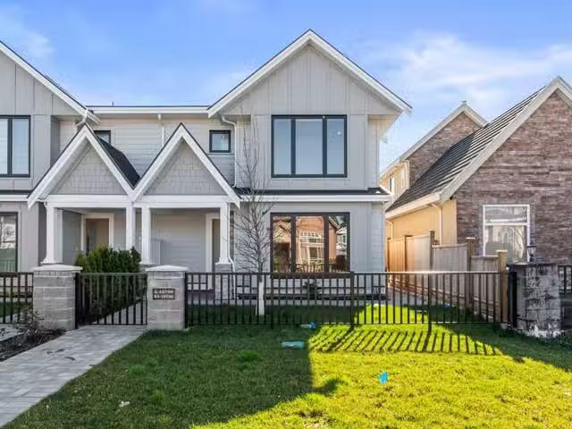 1/2 Duplex for sale in Richmond, Richmond, 2 10700 Aragon Road.