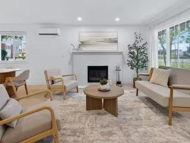 1/2 Duplex for sale in Richmond, Richmond, 6020 Comstock Road.