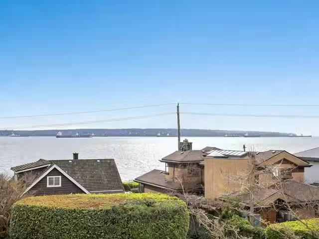 1/2 Duplex for sale in West Vancouver, West Vancouver, 2333 Be.