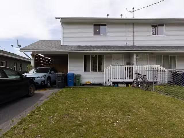 1/2 Duplex for sale in Terrace, Terrace, A 3421 Kalum Street.