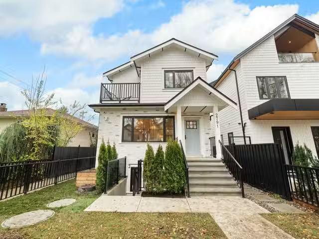 1/2 Duplex for sale in Vancouver, Vancouver West, 2791 W 21st.