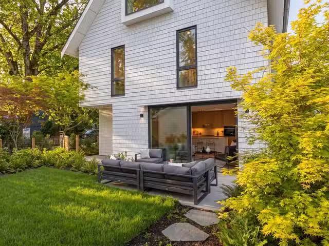 1/2 Duplex for sale in Vancouver, Vancouver West, 2 2830 Musqu.