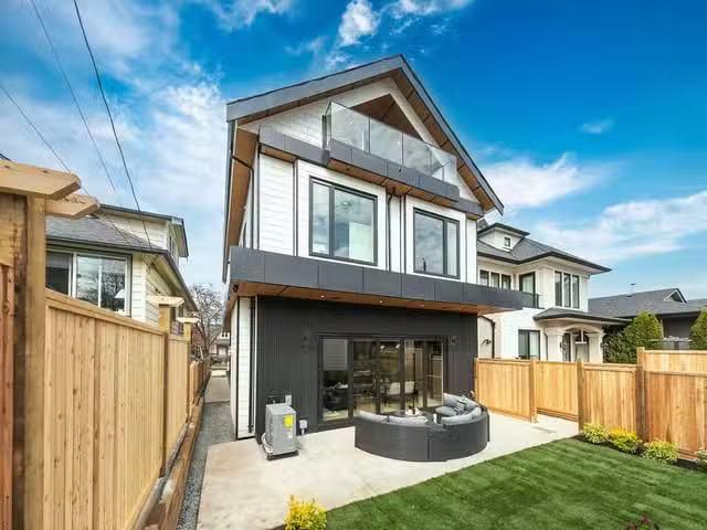 1/2 Duplex for sale in Vancouver, Vancouver West, 2 3708 W 18t.