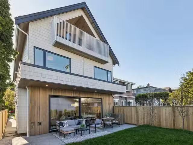 1/2 Duplex for sale in Vancouver, Vancouver West, 2 6040 Larch.