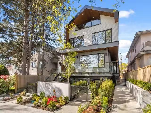 1/2 Duplex for sale in Vancouver, Vancouver West, 679 W 18th A.