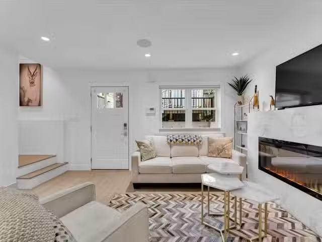 1/2 Duplex for sale in Vancouver, Vancouver East, 1020 Odlum D.
