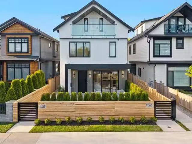1/2 Duplex for sale in Vancouver, Vancouver East, 1 165 E 45th.