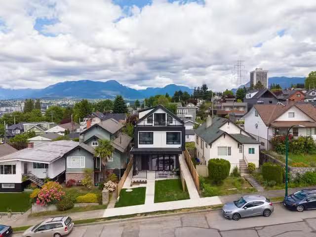 1/2 Duplex for sale in Vancouver, Vancouver East, 1 3645 Dunda.