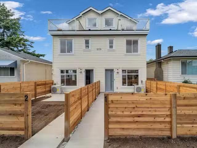 1/2 Duplex for sale in Vancouver, Vancouver East, 1 5779 Clare.