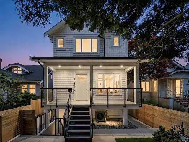 1/2 Duplex for sale in Vancouver, Vancouver East, 2619 Mc Gill.