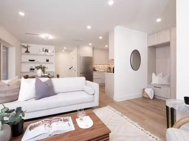 1/2 Duplex for sale in Vancouver, Vancouver East, 2665 E Pende.