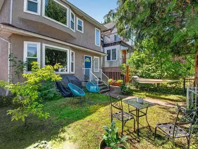 1/2 Duplex for sale in Vancouver, Vancouver East, 2128 Adanac.