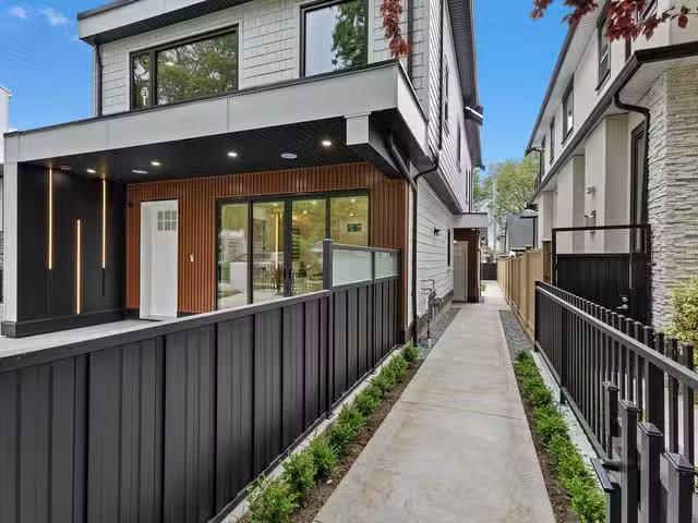 1/2 Duplex for sale in Vancouver, Vancouver East, 2 182 Ontari.