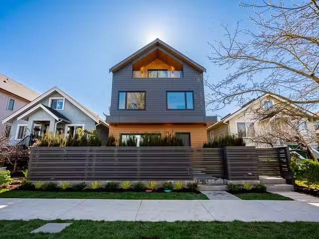 1/2 Duplex for sale in Vancouver, Vancouver East, 2 372 E 37th.