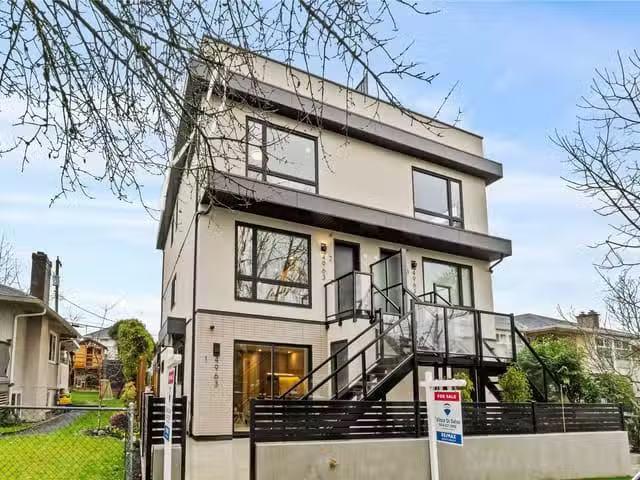 1/2 Duplex for sale in Vancouver, Vancouver East, 2 4963 Chest.