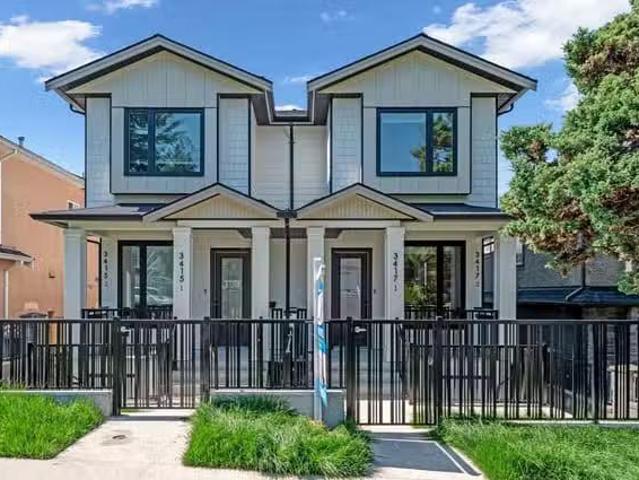 1/2 Duplex for sale in Vancouver, Vancouver East, 3417 Seafort.