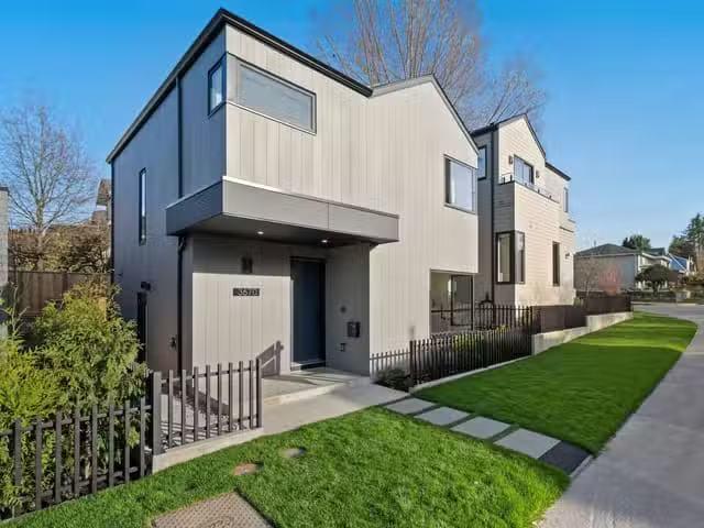 1/2 Duplex for sale in Vancouver, Vancouver East, 3670 Fleming.