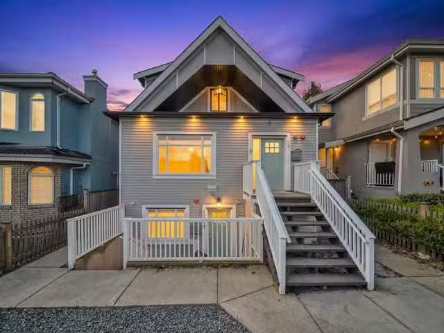 1/2 Duplex for sale in Vancouver, Vancouver East, 3128 Kings A.