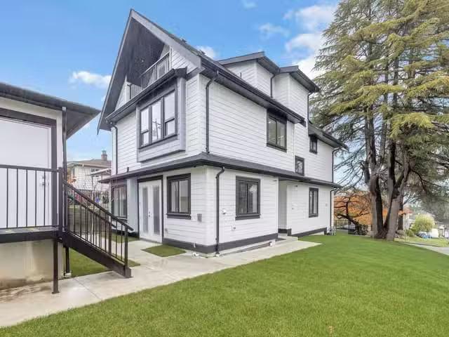 1/2 Duplex for sale in Vancouver, Vancouver East, 4325 Kamloop.