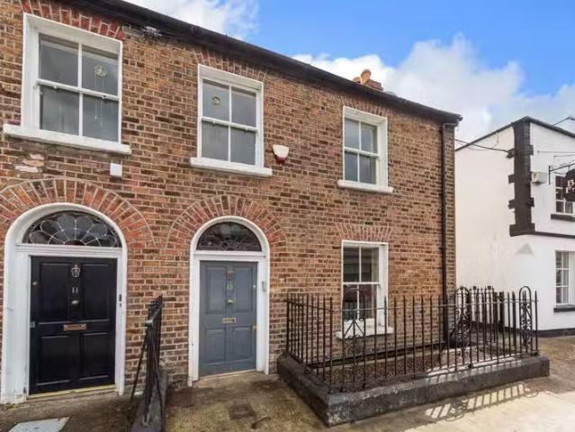 12 Eastmoreland Place, Dublin 4, D04FR13 is for sale