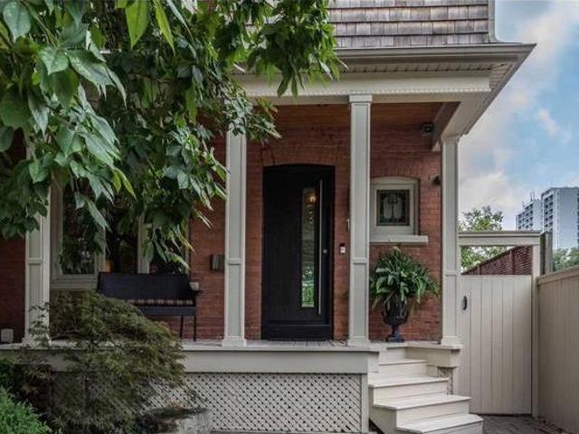 12 Ellerbeck Street Toronto ON M4K 2T7 3 Bedroom House for Rent for 5500 month