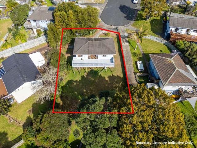 12 Erica Road, Sunnynook, North Shore City