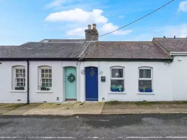 12 Findlater Street, Glasthule, Co. Dublin is for rent