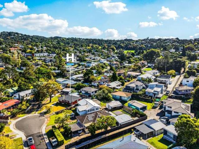 12 Firle Place, Green Bay, Waitakere City